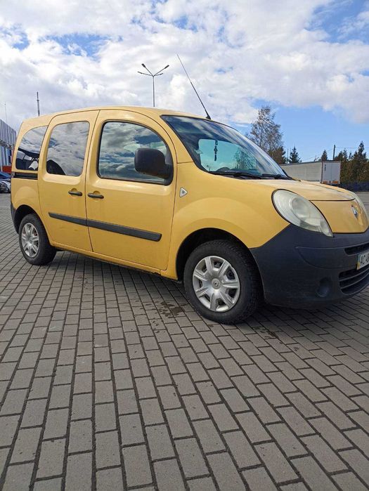 Автомобіль Рено кенго