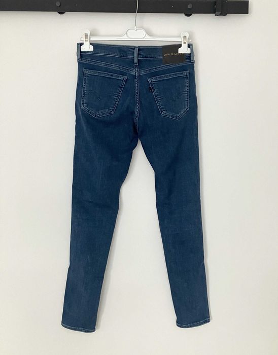 Levi's Line 8 granatowe jeansy rurki slim 27