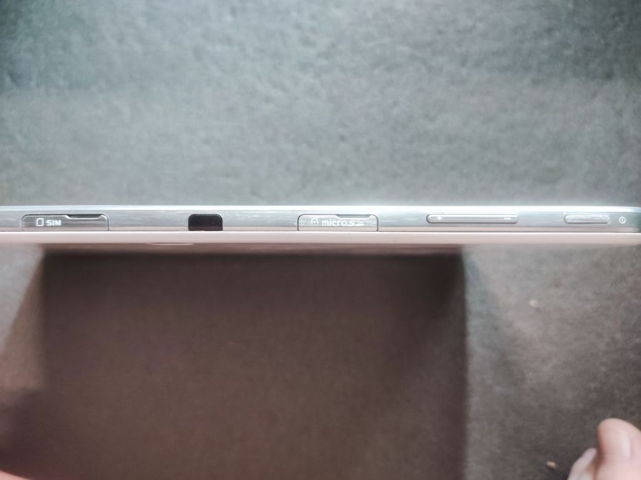 Планшет Samsung gt-p5220. 10 дюймов экран