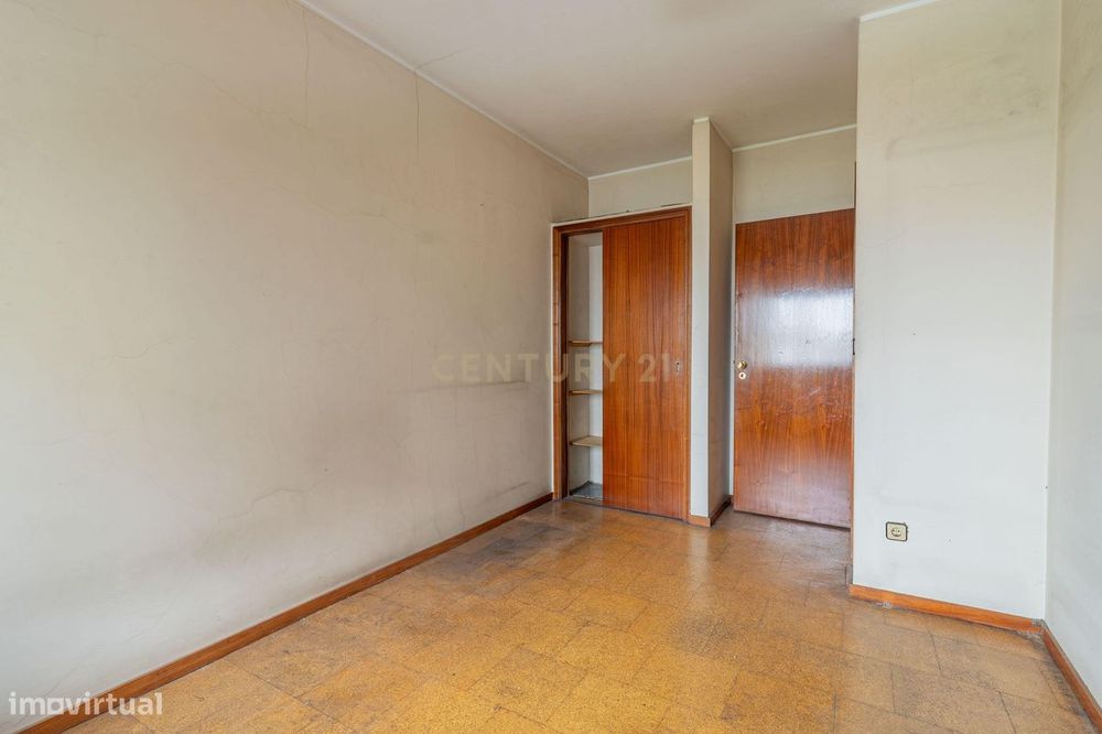 Apartamento T1 em Braga, Maximinos para recuperar - Oportunidade Única
