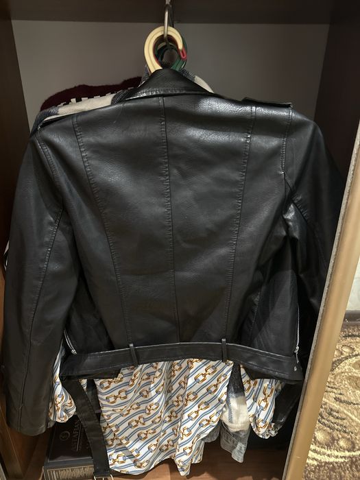 Кожанка женская, кожзам.