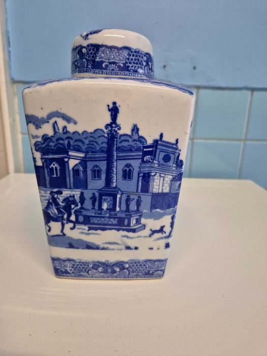 White decorative pot446898866844477440