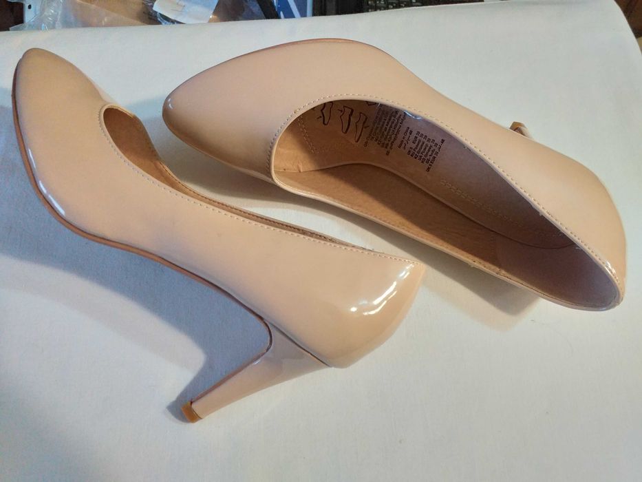 Avon Beżowe Szpilki Lakierowane Czółenka rozm. 39, NOWE!
