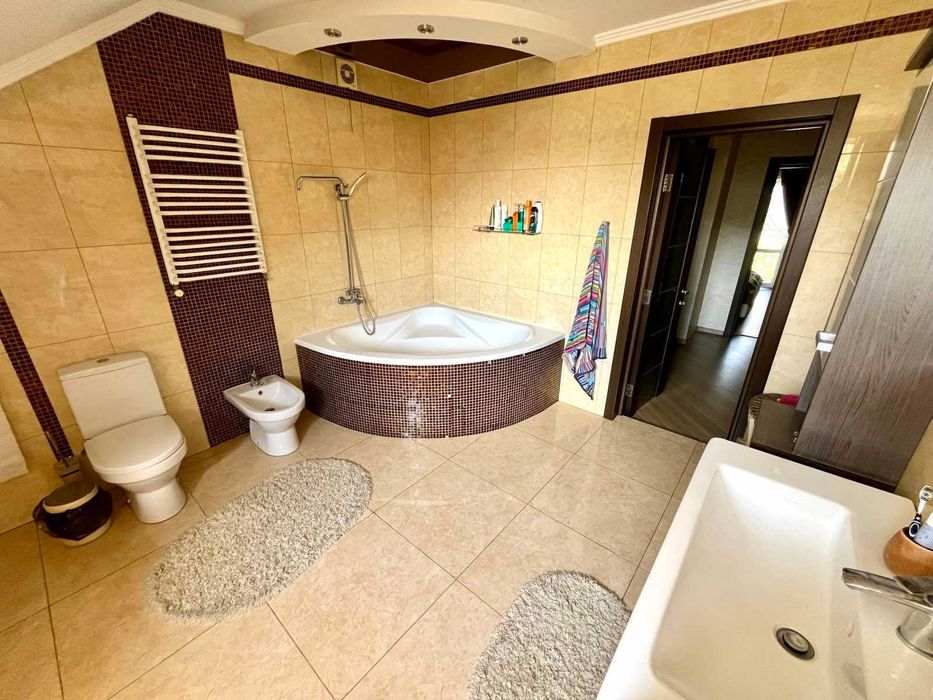 Продаж Котеджу. м. Львів-Винники. 185 000 $.