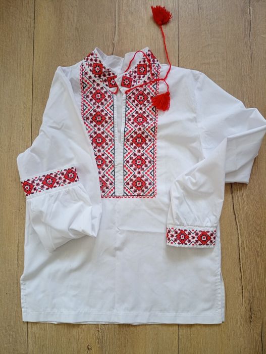 Рубашка белая вышиванка 10-12 лет