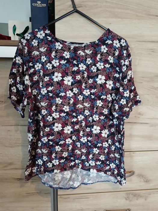 Zwiewna bluzka w kwiatki,r.S