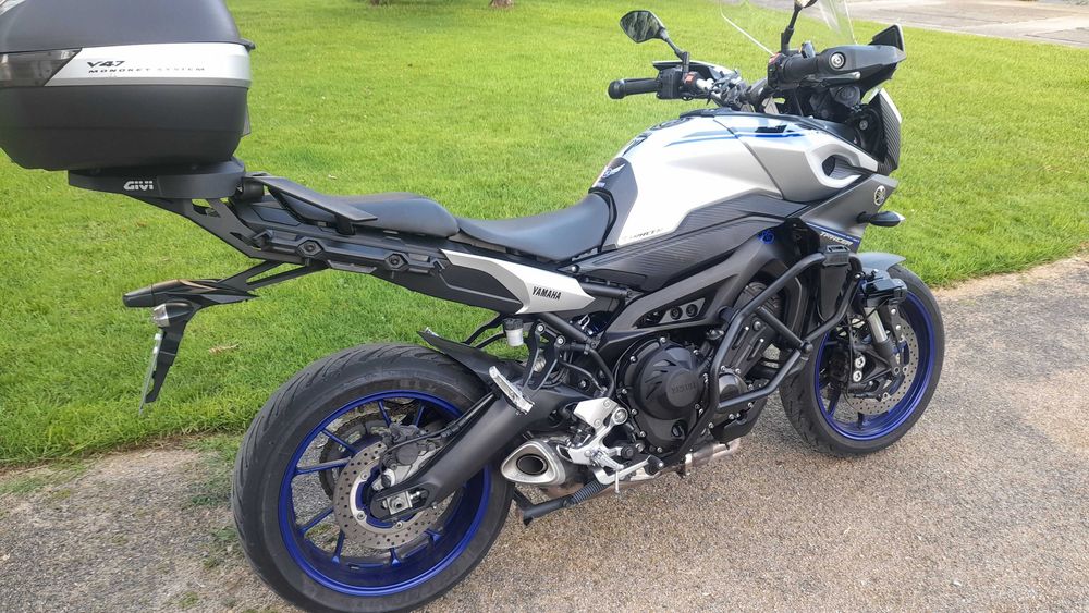 YAMAHA tracer 900