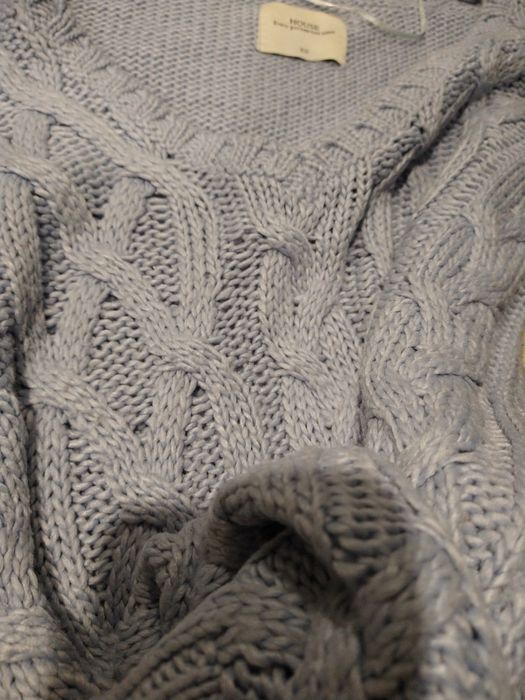 Sweter z warkoczami z dekoltem V House XS(8)