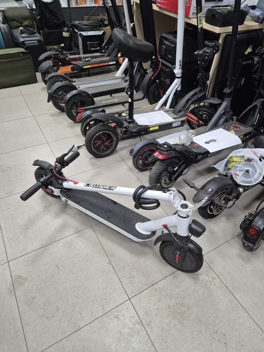 Електросамокат Crosser E9 White 10" 15Ah 600W Білий