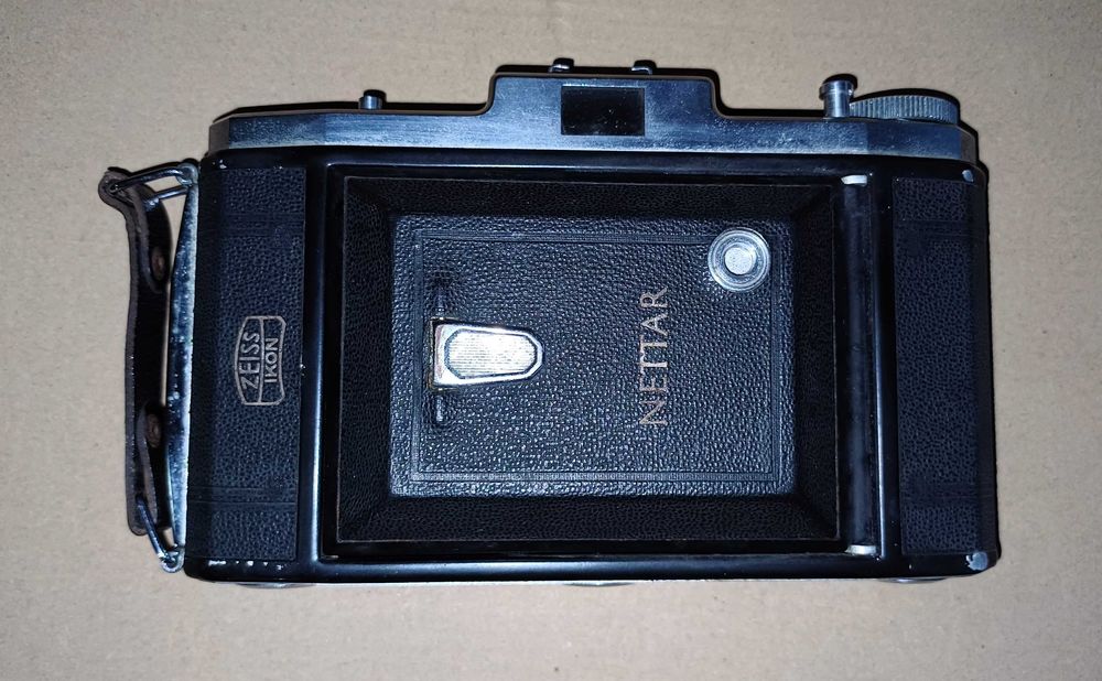 Zeiss Ikon Nettar 518/2 – Câmara Analógica Vintage (com estojo)