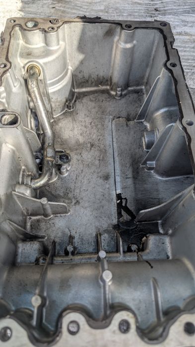 Cárter de óleo original Volvo V40 – Referência 31401925
