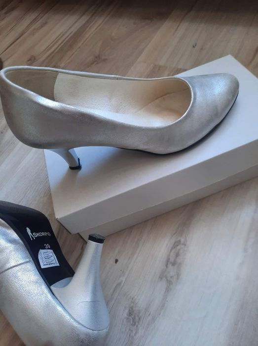 Buty na obcasie 39