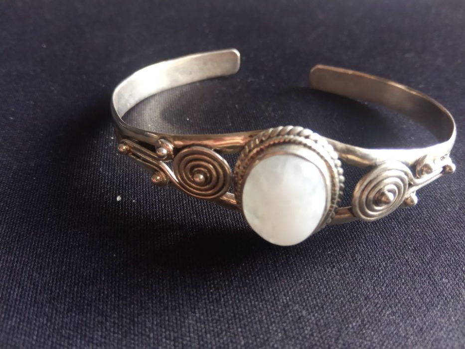 Índia: Pulseira Prata e Pedra da Lua