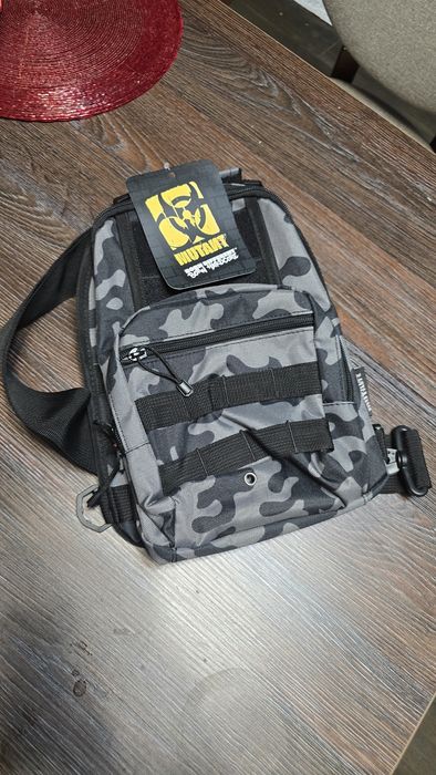 Спортивная сумка  Mutant® alpha gym cross-body bag