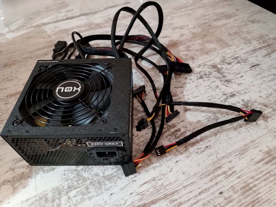 Fonte de alimentação  Nox urano sx