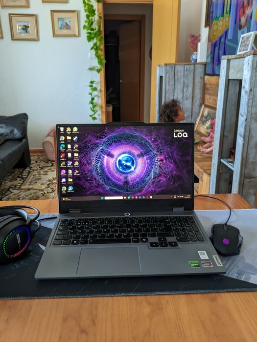 Lenovo LOQ Gaming Ryzen 7 + RTX 4060 + 24GB RAM + 1TB SSD