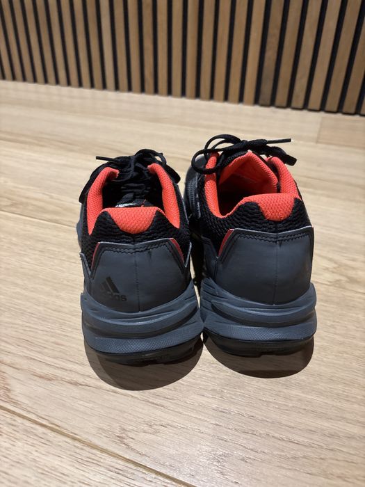 Buty sportowe adidas przewiewne z siateczką