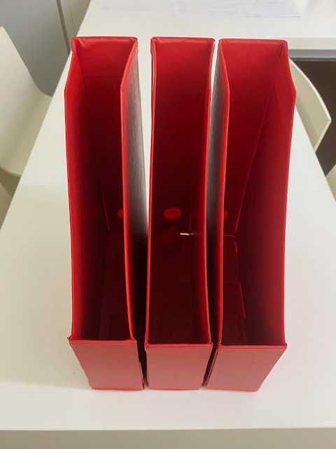 Arquivadores Verticais Pretos e vermelhos