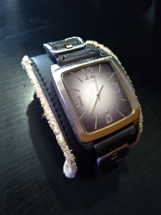 Relógio Guess Preto (Raro) com Bracelete de Cabedal Preto