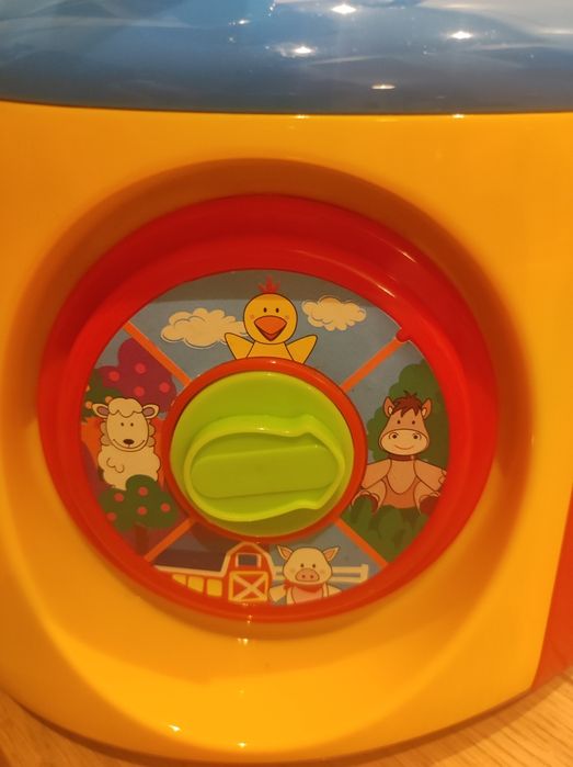 Zabawka edukacyjna interaktywna skrzynia