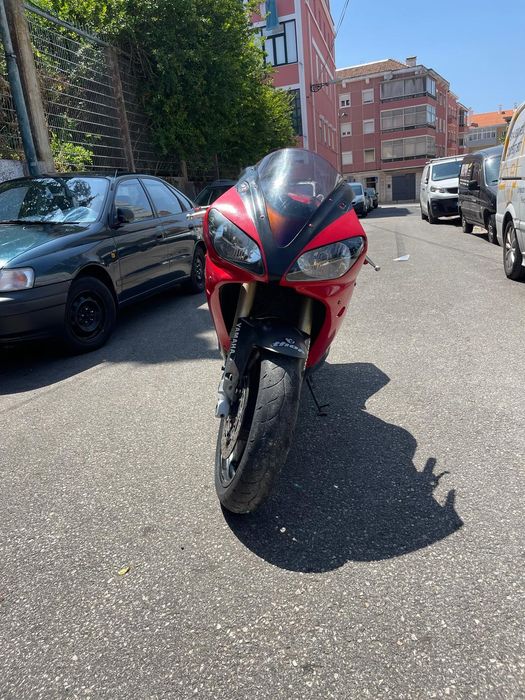Vendo Yamaha r1 de 2001