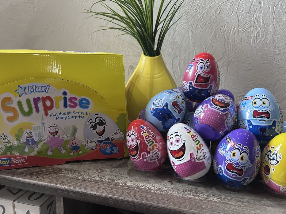 Набір пластиліну Maxi Surprise /  Яйця з сюрпризом (Play-Toys)