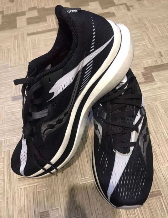 Кросівки Saucony Endorphin Pro 2 для бігу