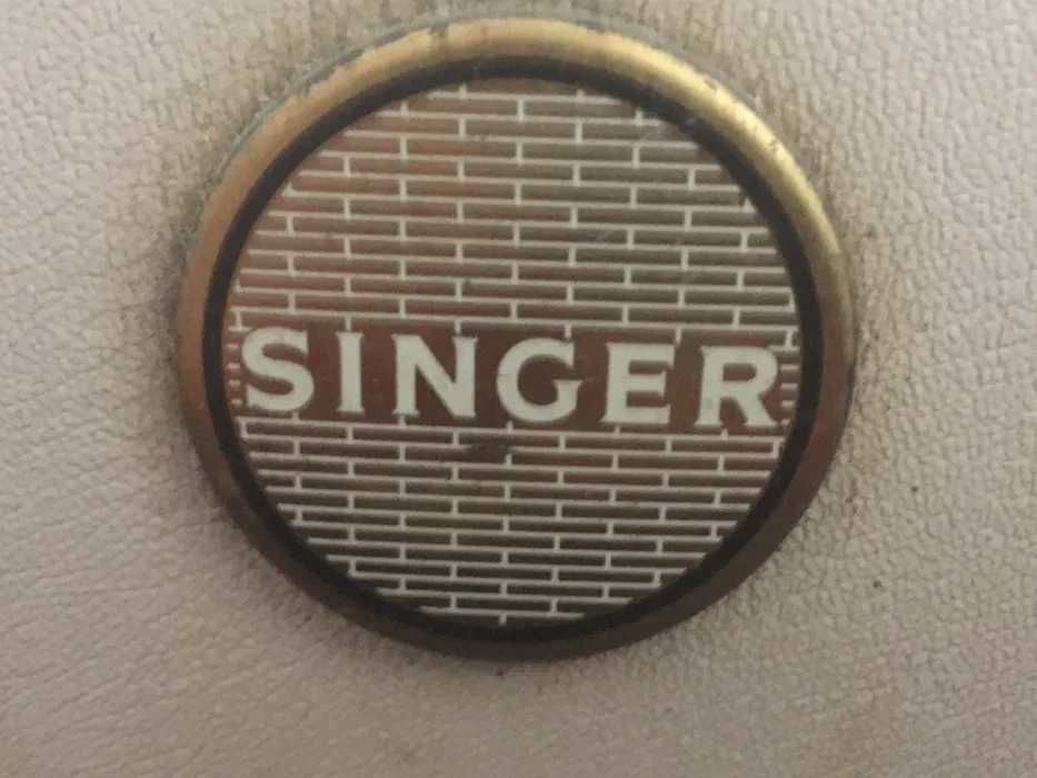 máquina de costura elétrica: Singer, anos 70