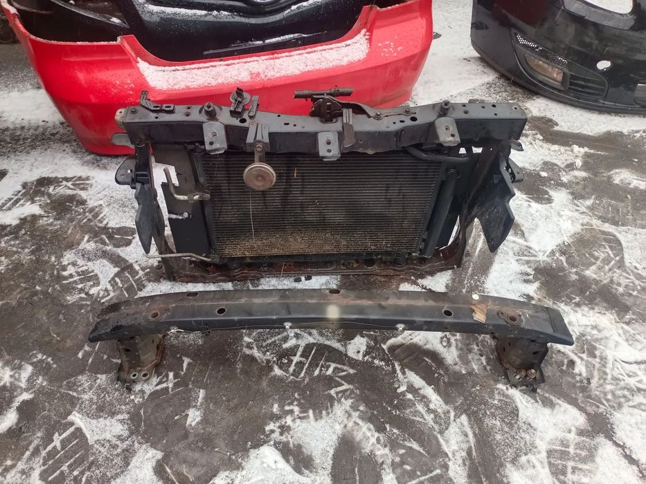 Pas przedni wzmocnienie przód toyota Auris E15 1 Lift komplety benzyna