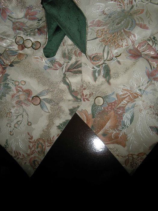 Marynarka,bolerko zakiert satyna brokat r.42