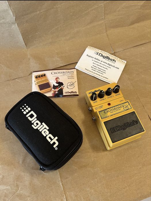 ,Danelectro Fuzz,  CryBaby USA,Zoom 8080, Digitech Crossroads