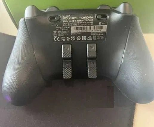 Comando Razer Wolverine V2 Chroma