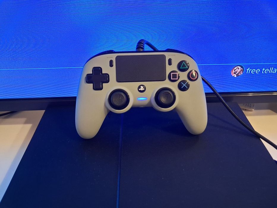 Consola Sony PlayStation 4 (PS4) FAT 1TB + Comando Nacon NOVO
