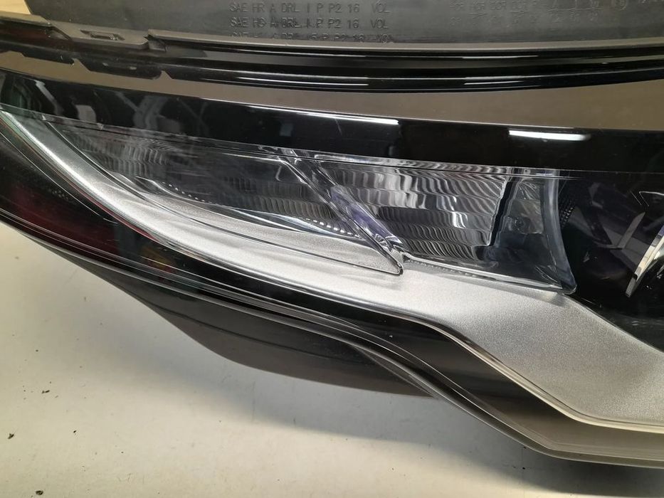 Lampa prawa przód przednia halogen RANGE ROVER EVOQUE GJ32-13W029-BA