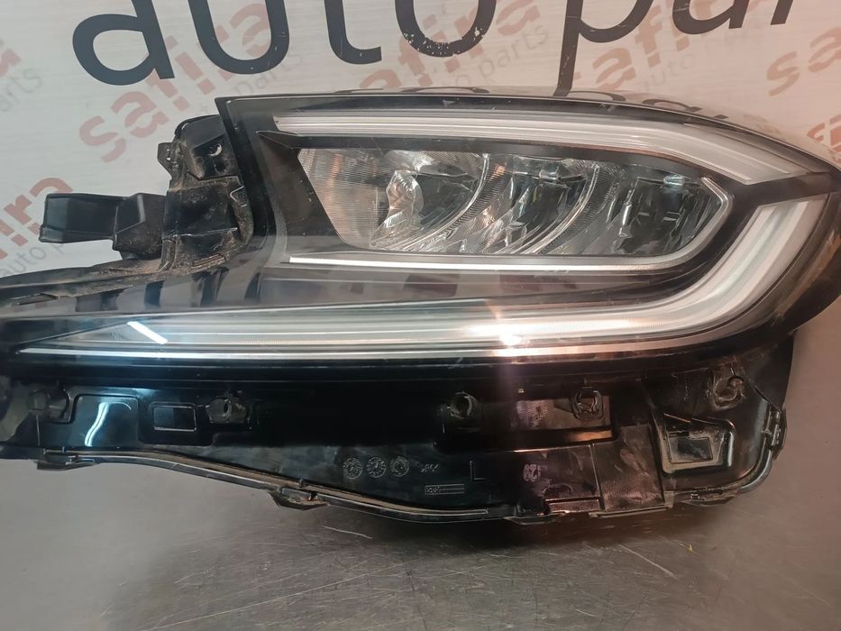 ÓTICA / FAROL TOYOTA AYGO X 2022-2025 - ESQUERDO 02A29318 (APOIOS