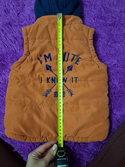 Тепла жилетка на хлопчика 2-3 роки