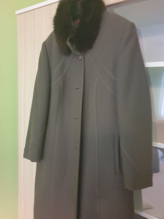 Wełniany płaszcz r 46