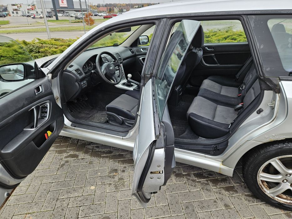 Subaru Outback 2004 рік 2.0 бензин 4×4 для військових в Україні