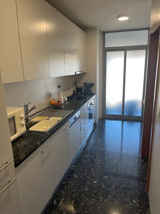 Apartamento T2 para arrendar Pedroucos