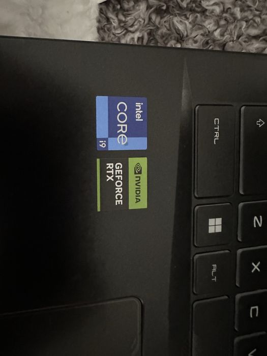 Portátil MSI pulse 15 B13VFK