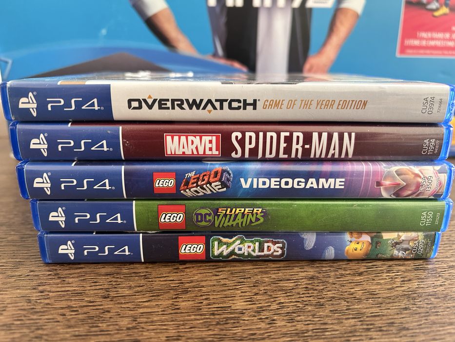 PlayStation 4 slim 1000GB