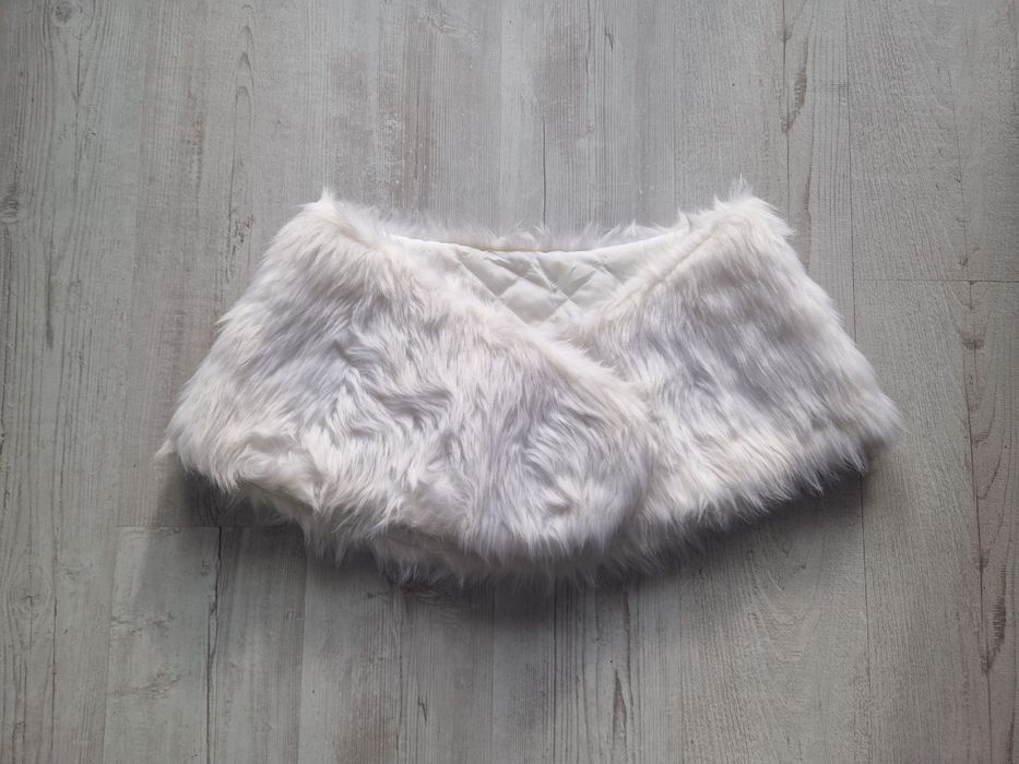 Etola biała, ślubna