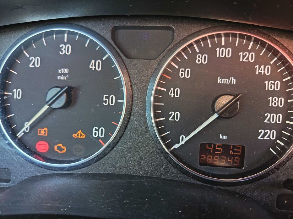 Opel Zafira A motor 2.2  125 CV  avariado