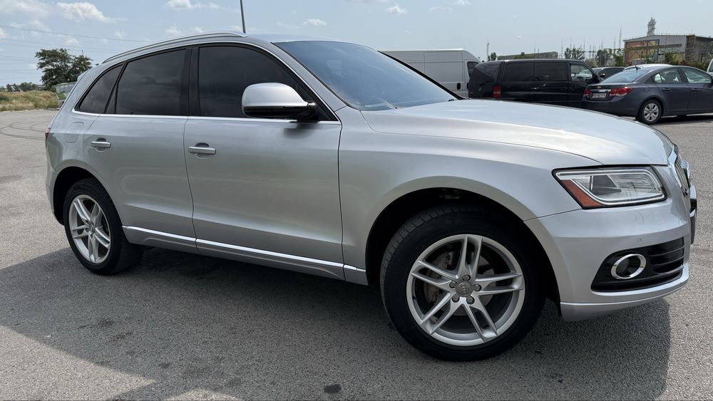 Продам СВОЮ Audi Q5 2.0 бенз 2015год 137 тыс км. Premium Plus