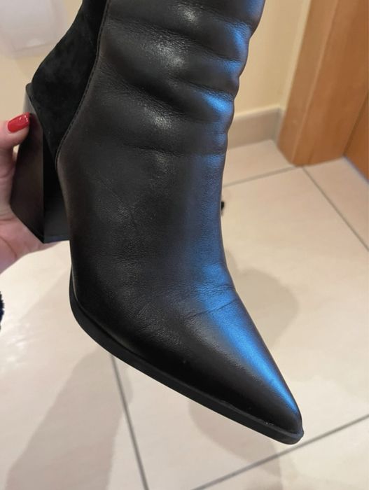 Botins em pele Aldo