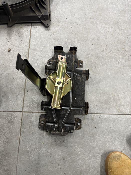 Podstawa mocowanie akumulatora bmw e46