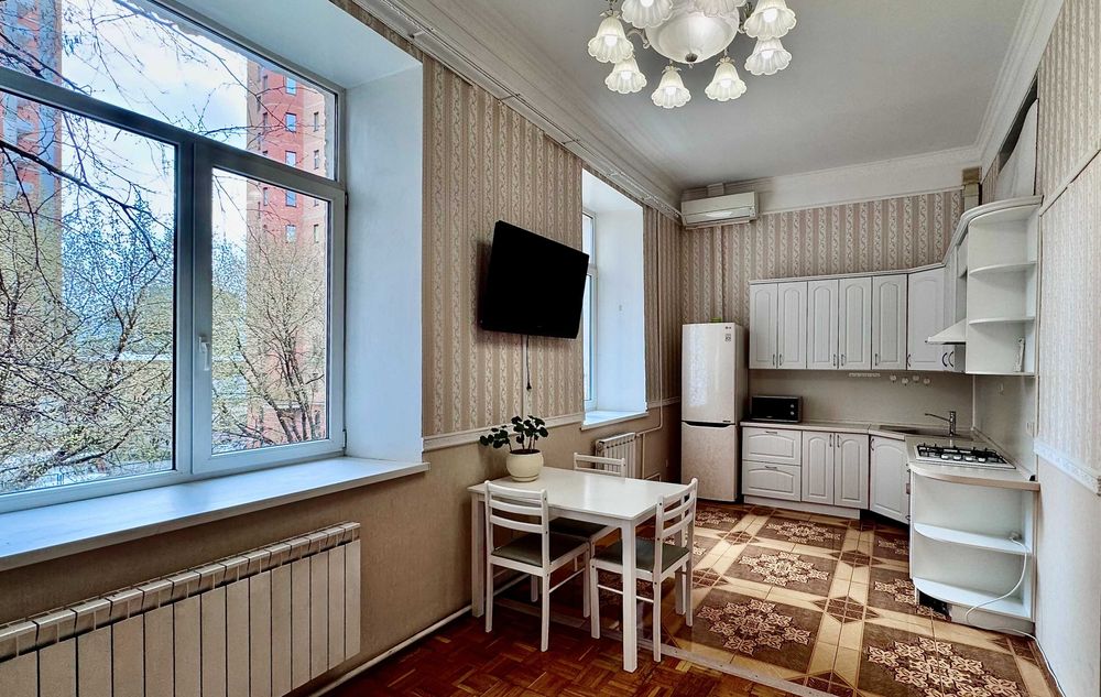 Продажа 3х ком квартиры Без комиссии вул. Саксаганского 41B,  тихий центр Киева