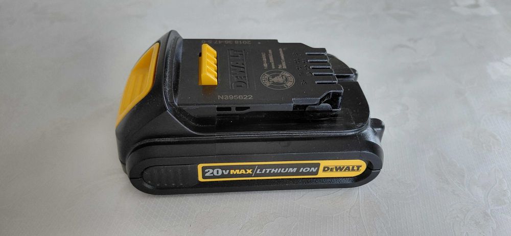 батарейка dewalt 1.3