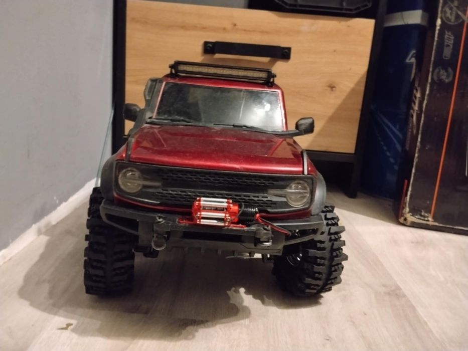 HB r1001 beluga  (nie traxxas)