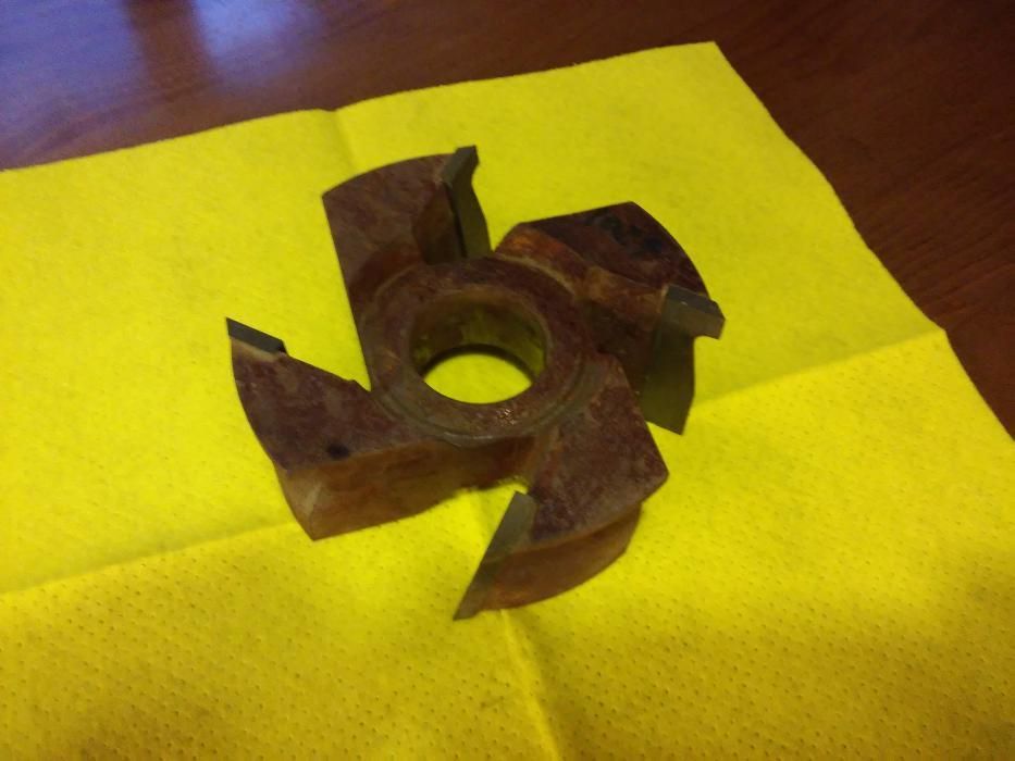 Frez profilowy do drewna